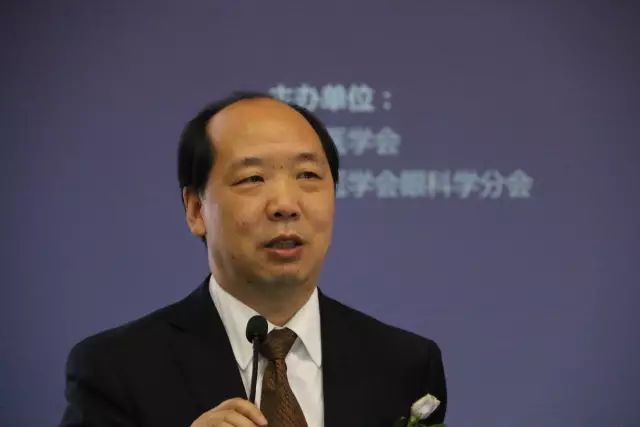 开云手机平台-开云（中国）集团业务副总院长郭海科教授介绍《中国白内障眼科医师明日之星计划》.jpg