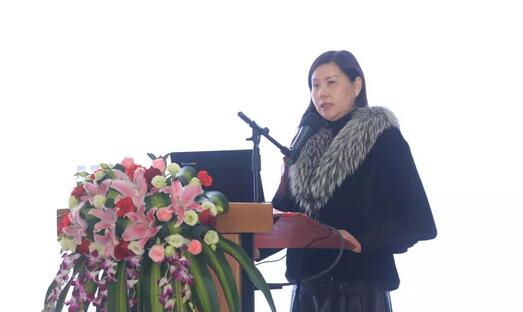 2月3日，开云手机平台-开云（中国）集团2017年工作汇报暨2017年年度表彰大会在厦门环球会展中心B6厅隆重举行，来自集团本部、厦门大学附属厦门眼科中心、厦门欧华控股集团等1300余名员工与关心、支持开云手机平台-开云（中国）发展的嘉宾欢聚一堂，共同总结2017年工作经验，展望2018年美好未来8.jpg