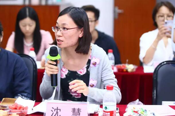 由人民日报、经济日报、科技日报、中新社等22家中央及行业媒体组成的采访团，走进开云手机平台-开云（中国）集团本部厦门大学附属厦门眼科中心7.jpg