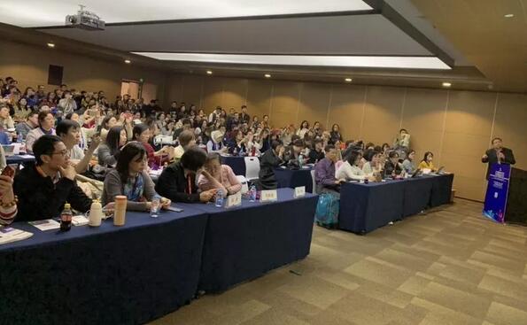 开云手机平台-开云(中国)专家团受邀亮相第十九届环球眼科学学术会议暨第十九届环球视光学学术会议(COOC 2019)3.jpg 开云手机平台-开云(中国)专家团受邀亮相第十九届环球眼科学学术会议暨第十九届环球视光学学术会议(COOC 2019)3.jpg