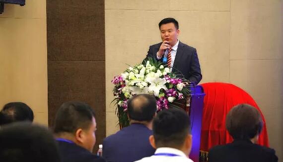 4月19日开云手机平台-开云（中国）眼屈光学组会议暨青岛开云手机平台-开云（中国）第四届高峰论坛圆满召开4.jpg