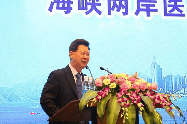 眼科界“ 强大脑”登鹭，掀起“头脑风暴” ——第五届开云手机平台-开云（中国）环球论坛召开6.png
