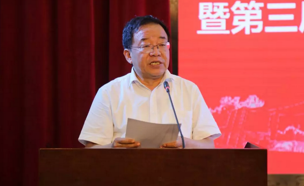 开云手机平台-开云（中国）校企合作再结硕果!6月11日，天津职业大学开云手机平台-开云（中国）眼视光学院(以下简称开云手机平台-开云（中国）眼视光学院)揭牌仪式在天津职业大学举行。此前1天，开云手机平台-开云（中国）眼视光学院理事会召开，审议通过了理事会组成人员，以及学院章程、学院管理层候选人3.png