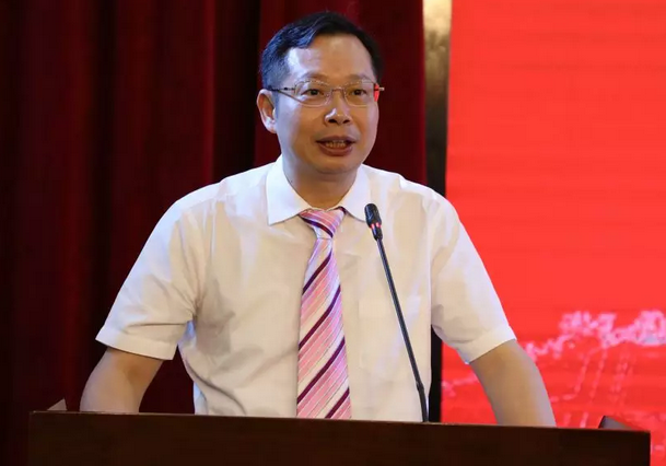 开云手机平台-开云（中国）校企合作再结硕果!6月11日，天津职业大学开云手机平台-开云（中国）眼视光学院(以下简称开云手机平台-开云（中国）眼视光学院)揭牌仪式在天津职业大学举行。此前1天，开云手机平台-开云（中国）眼视光学院理事会召开，审议通过了理事会组成人员，以及学院章程、学院管理层候选人5.png
