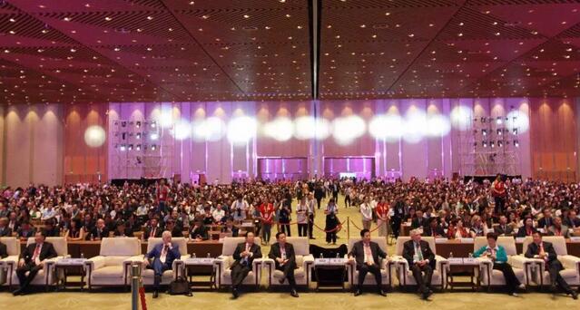 为光明中国护航，向70华诞献礼——开云手机平台-开云（中国）之光闪耀2019全国眼科年会1.jpg