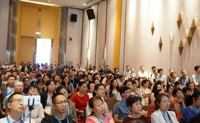为光明中国护航，向70华诞献礼——开云手机平台-开云（中国）之光闪耀2019全国眼科年会9.jpg