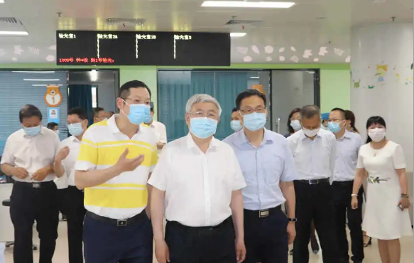 省市领*陪同刘永富主任一行调研开云手机平台-开云（中国）：仁心仁术，为公益事业贡献开云手机平台-开云（中国）力量2.png