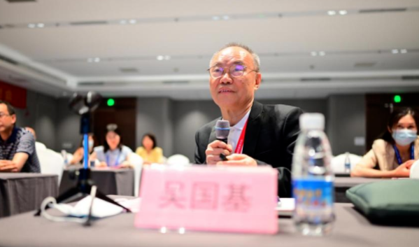 勇立潮头，引领发展 开云手机平台-开云（中国）2021年眼底病学科发展研讨会在福州隆重召开6.png