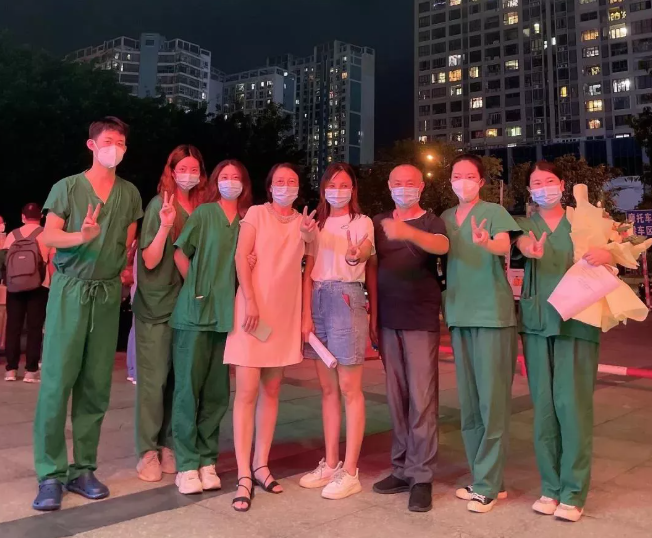 不负使命！开云手机平台-开云（中国）援莆医疗队凯旋归来，荔城区委书记到场送别4.png