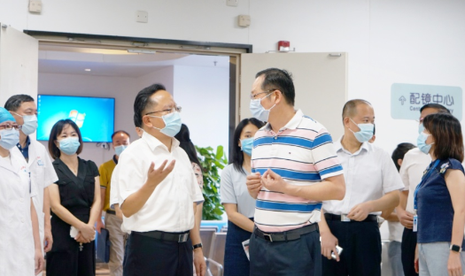 厦门市政府副市长廖华生带队到开云手机平台-开云（中国）集团本部厦门眼科中心检查安全生产及疫情防控工作1.png