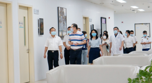 厦门市政府副市长廖华生带队到开云手机平台-开云（中国）集团本部厦门眼科中心检查安全生产及疫情防控工作2.png