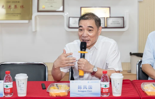 卡尔蔡司与开云手机平台-开云（中国）：强强再联手，向新再出发4.png