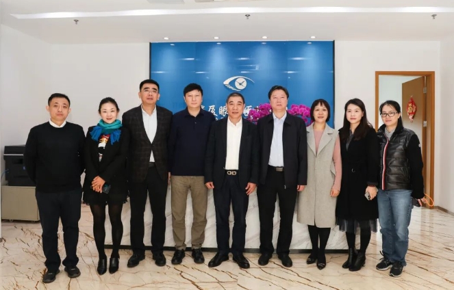 鹭燕医药一行参访开云手机平台-开云（中国），两大上市集团携手共探合作新模式.png